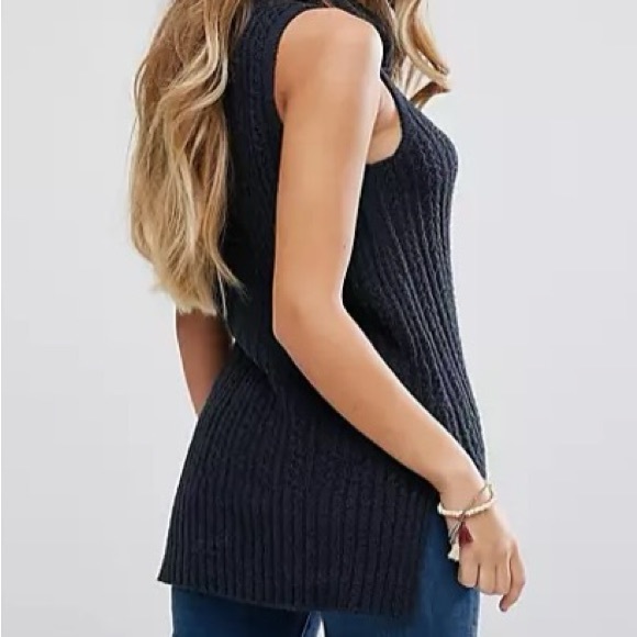 Hollister Rollneck Sleeveless Knit Jumper - Picture 2 of 7